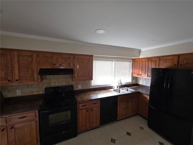 Building Photo - 76 Willowick Dr