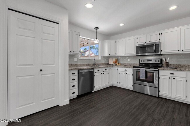 Building Photo - 11765 N 112th St