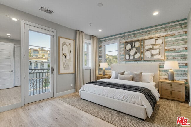 Building Photo - 20124 Piccadilly Ln