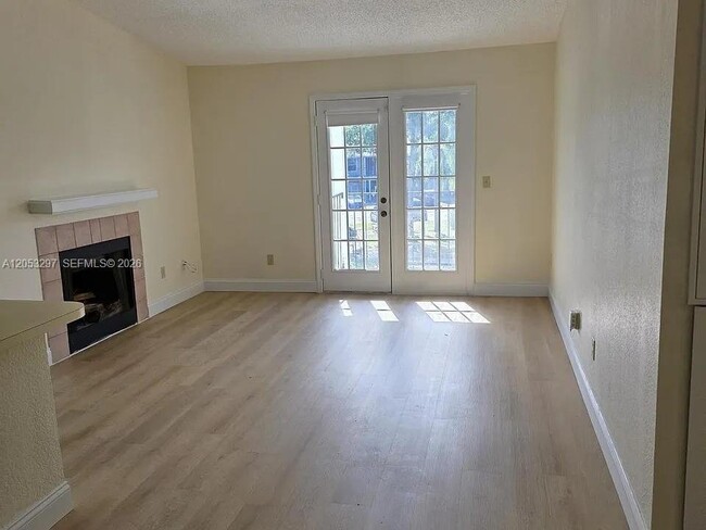 Building Photo - 2550 N Alafaya Trail