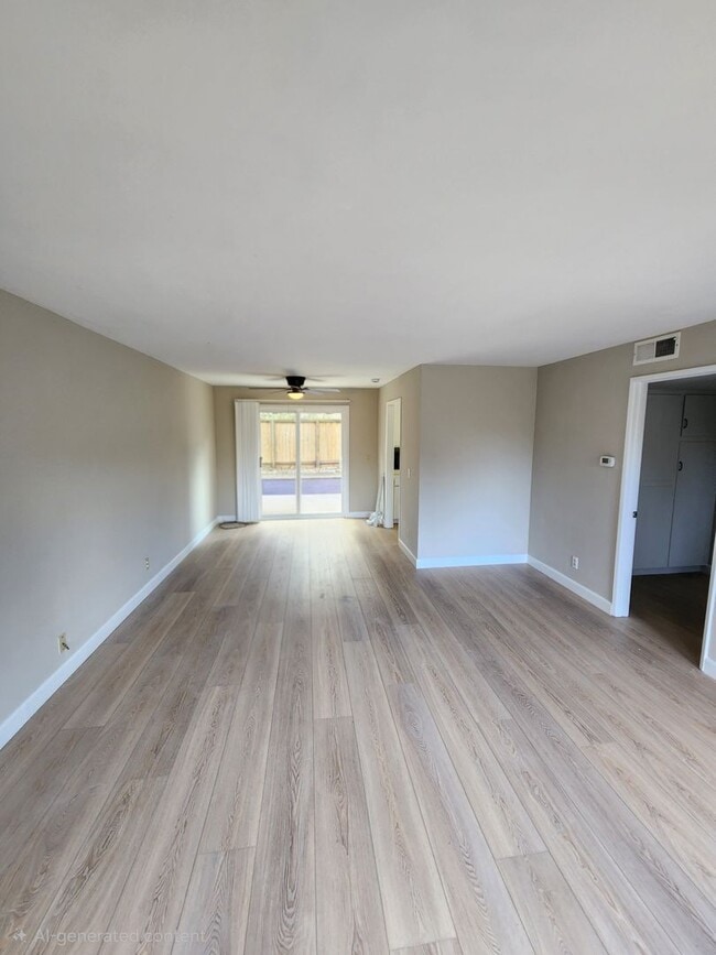 Building Photo - 2 bed/1 bath Condo in Cardiff - West of I-5