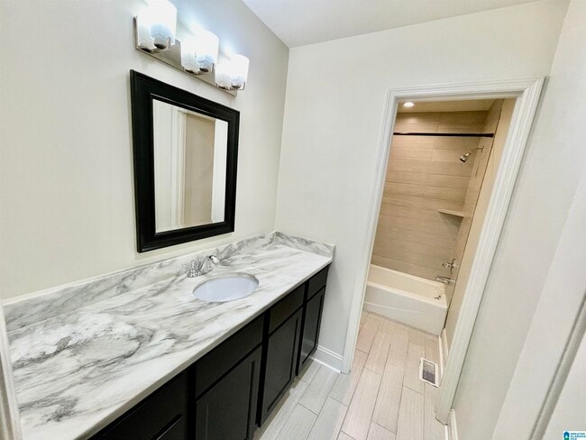 Building Photo - 608 Mountain Laurel Ct