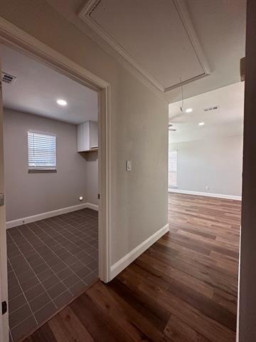 Building Photo - 2143 Gilford St