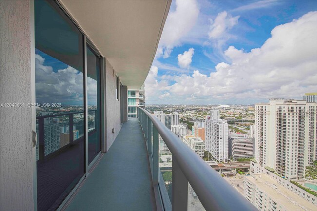 Building Photo - 1100 S Miami Ave