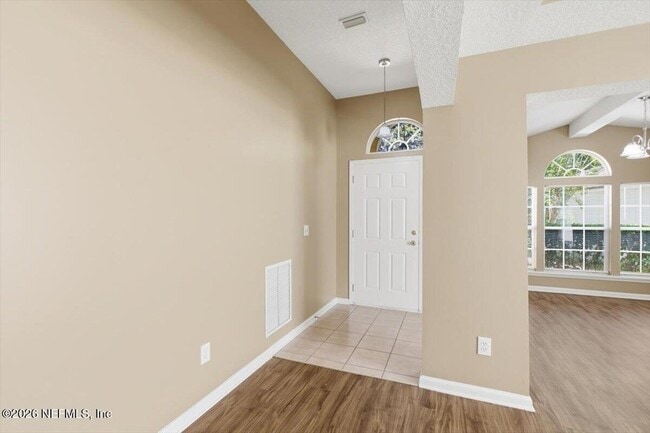 Building Photo - 708 Sharon Ct