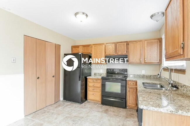 Building Photo - 3 Bedroom Pet-Friendly Home in Florissant, MO with Main Street Renewal