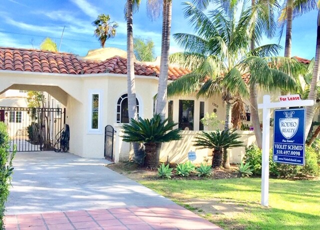 Building Photo - 1350 Curson S Ave