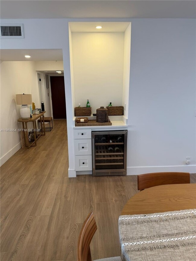 Building Photo - 1541 Brickell Ave