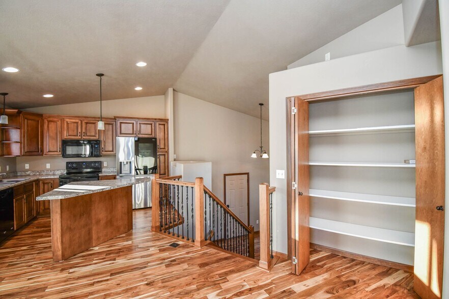 Building Photo - 5512 South Culbert Avenue