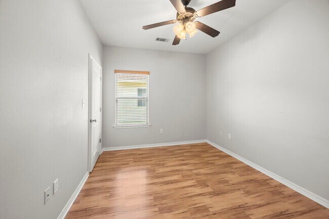 Building Photo - 48317 Fox Hollow Blvd