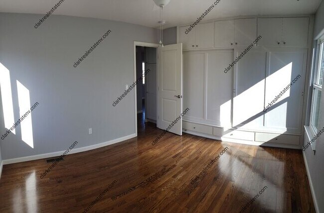 Building Photo - Old Southwest Reno home 3 Bed 2 Bath 1 car...