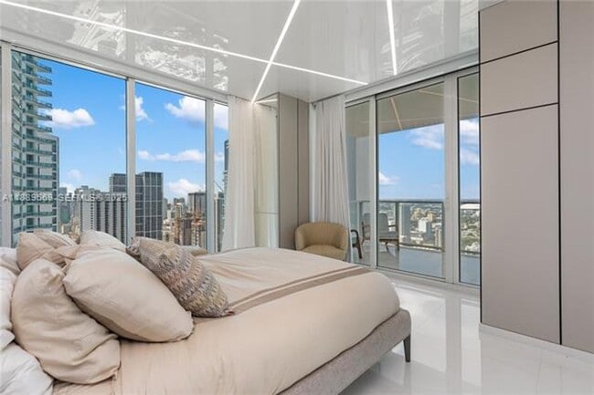 Building Photo - 1040 Biscayne Blvd