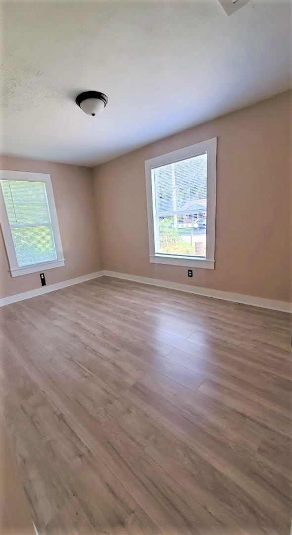 Building Photo - Affordable 2 Bed 1 Bath Home Close to Downtown Pensacola