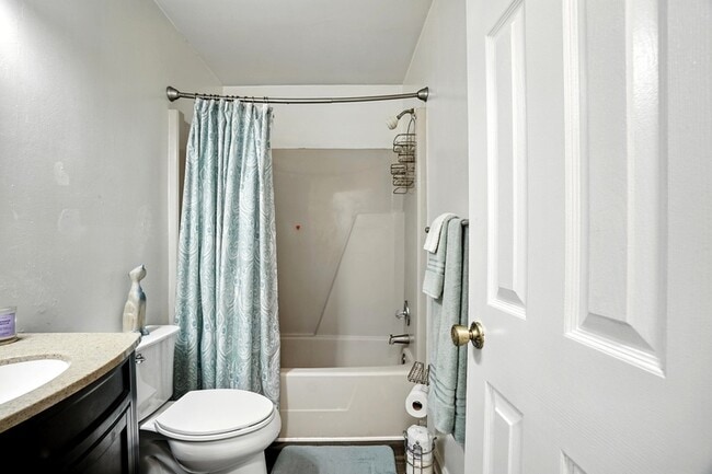 Building Photo - 1308 Summerset Ct