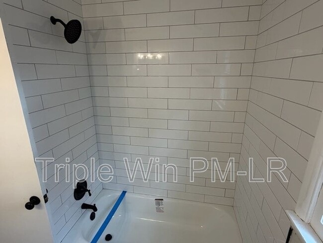 Building Photo - 2204 S Monroe St