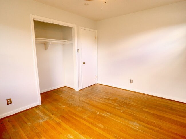 Building Photo - Move-In Ready 3 Bed/1 Bath Rancher | Spacious Yard & Enclosed Porch!