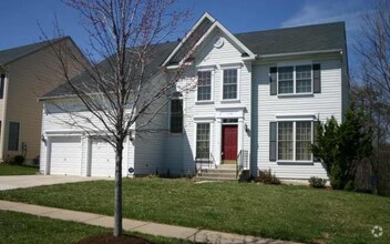 Building Photo - "COMING SOON" Spacious 4 + 2.5 SFH + Renov...