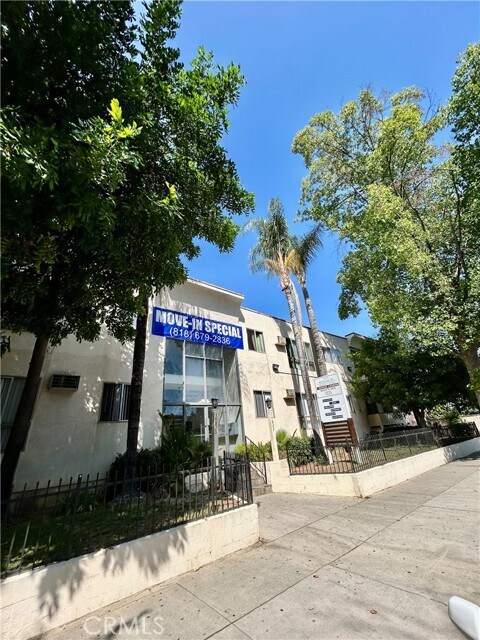 Building Photo - 14823 Gilmore St