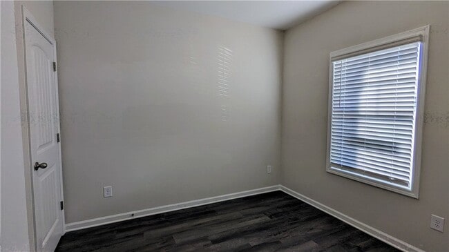 Building Photo - 405 Sonoma Ct