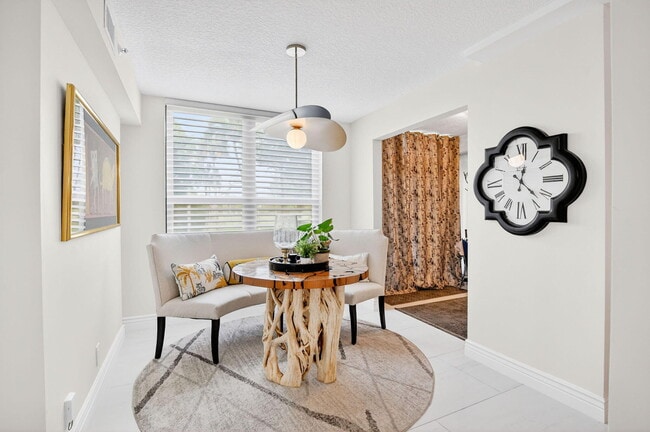 Building Photo - 7233 Promenade Dr