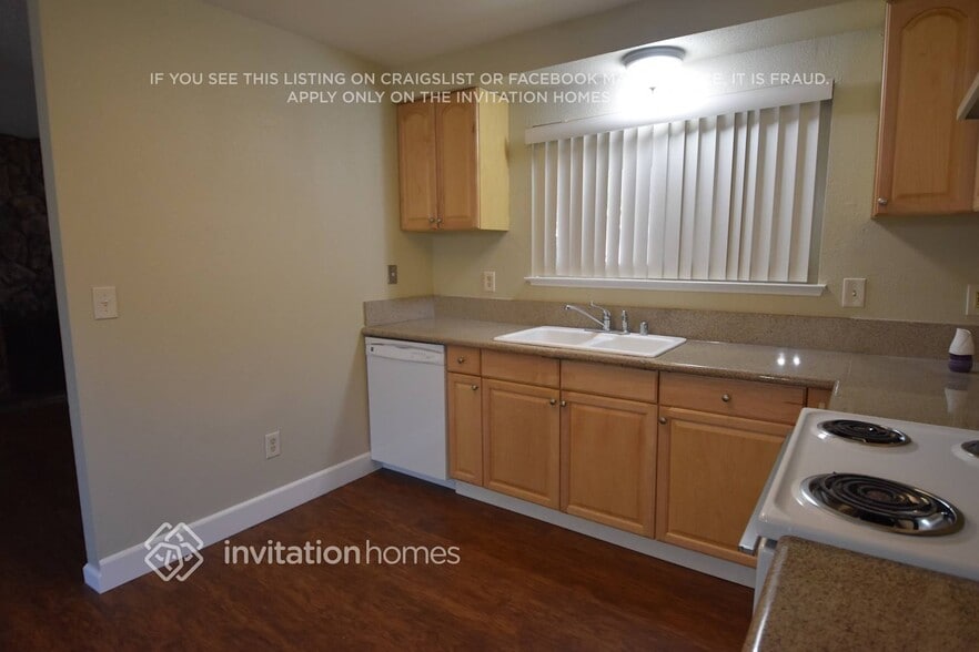 Building Photo - 9926 Burline St