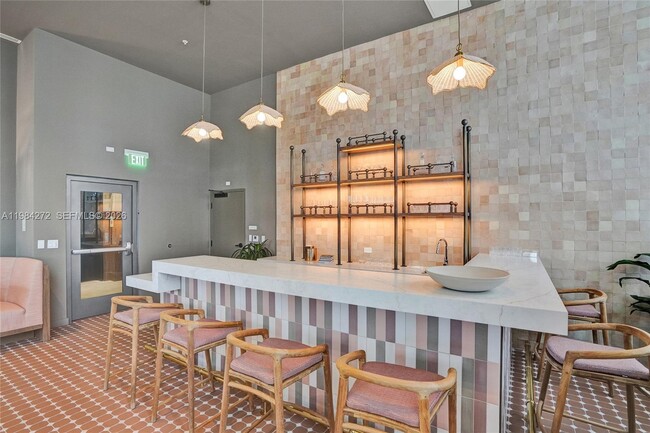 Building Photo - 11 NE 6th St