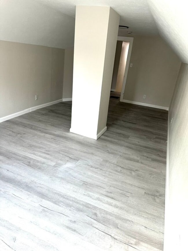 Building Photo - Completely Updated 3 Bedroom Home!