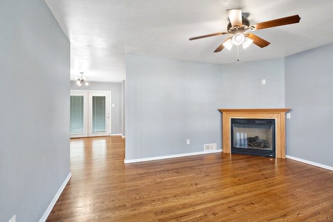 Building Photo - 12010 Glenpark Dr