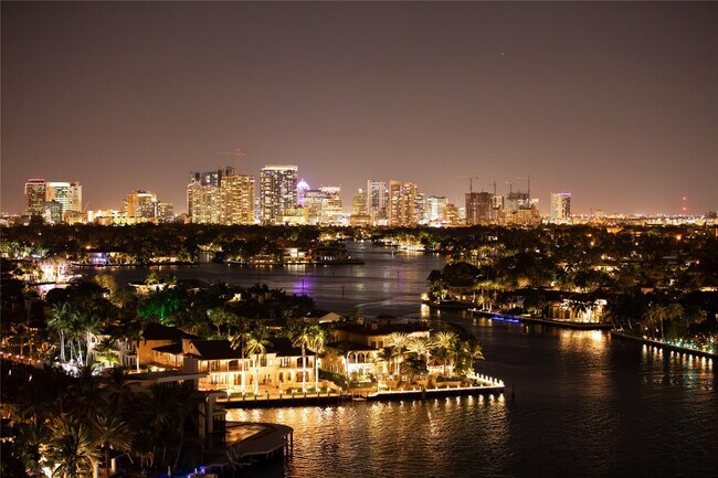 Building Photo - 3055 Harbor Dr