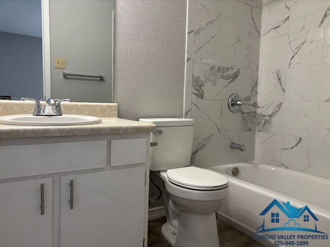 Building Photo - For Rent - 4 Bed/2 Bath near Goodfellow AFB