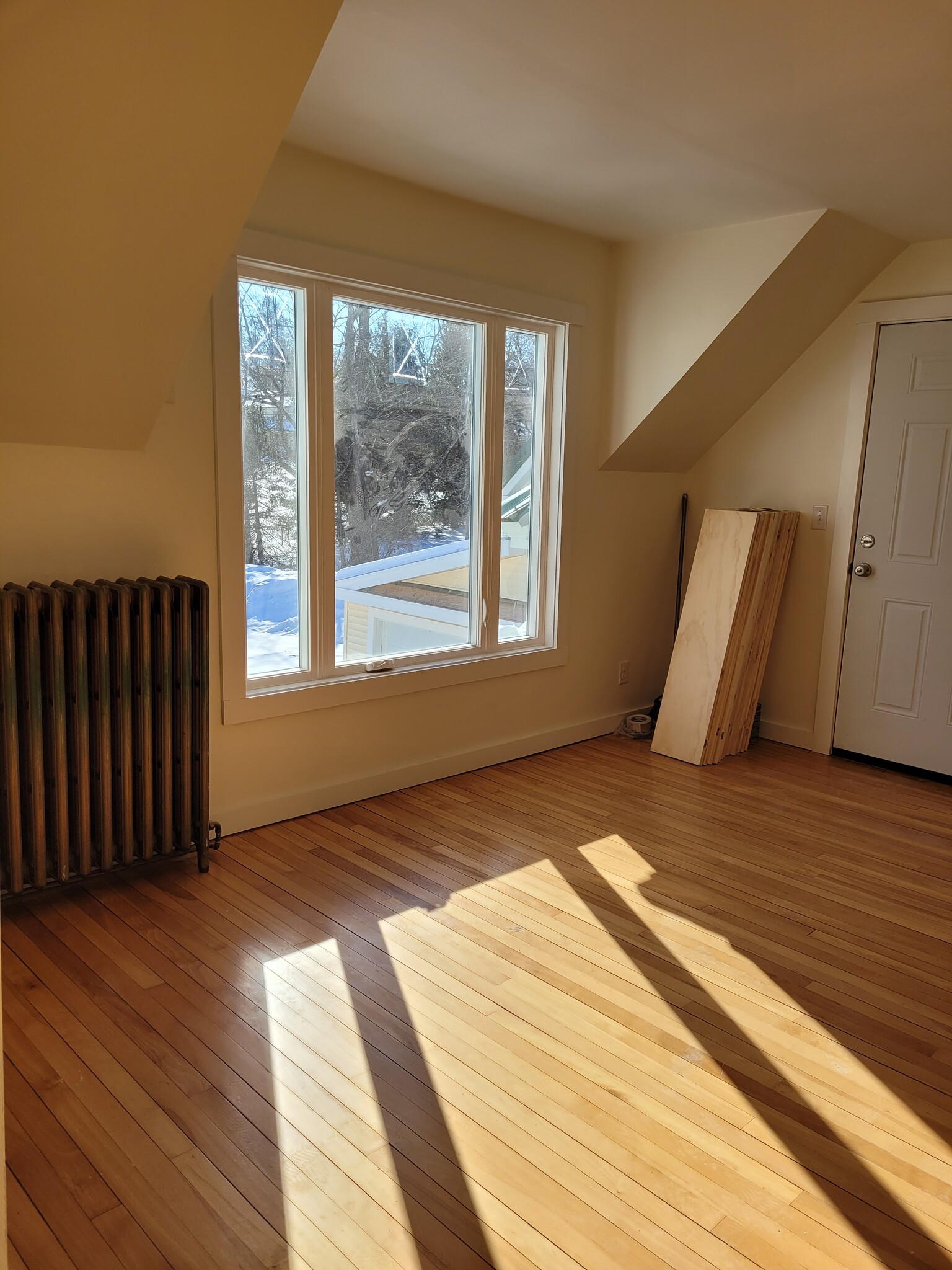 Living Room/Entryway - 34 Park St