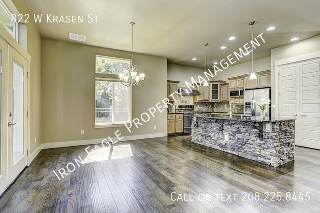 Building Photo - 822 W Krasen St