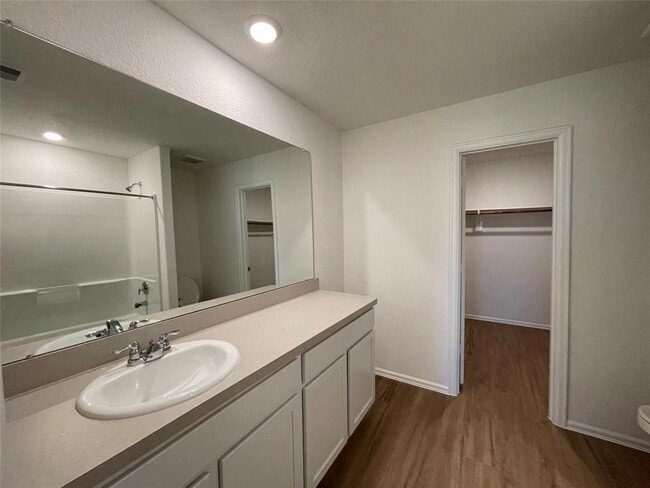 Building Photo - 3411 Golden Amber Ct