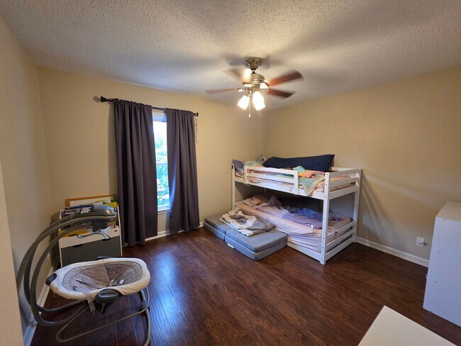 Building Photo - Welcome to Your Dream Retreat!