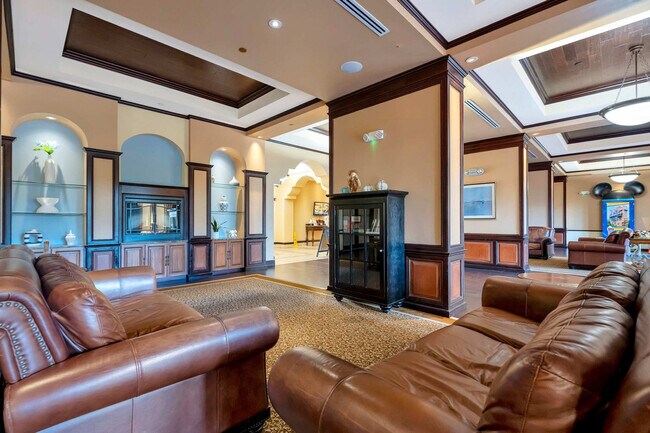 Building Photo - 8101 Resort Village Dr