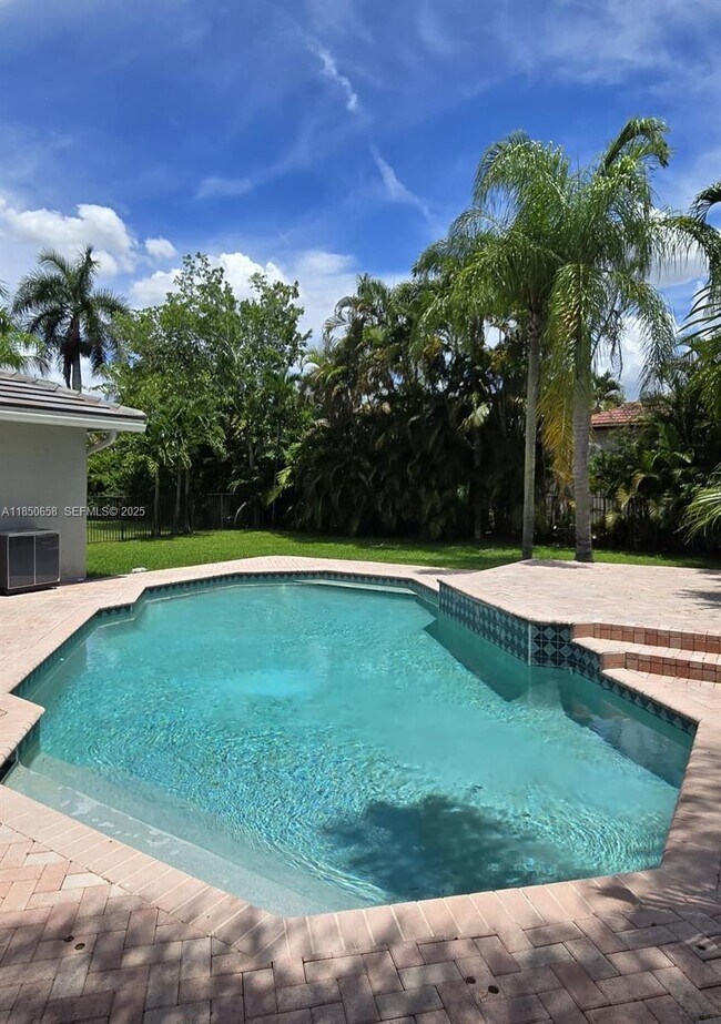 Building Photo - 1506 Lantana Ct