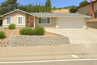 Building Photo - 105 White Chapel Dr