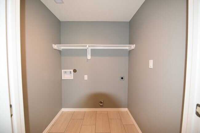 Building Photo - 315 North 2 1/2 St. Ste B