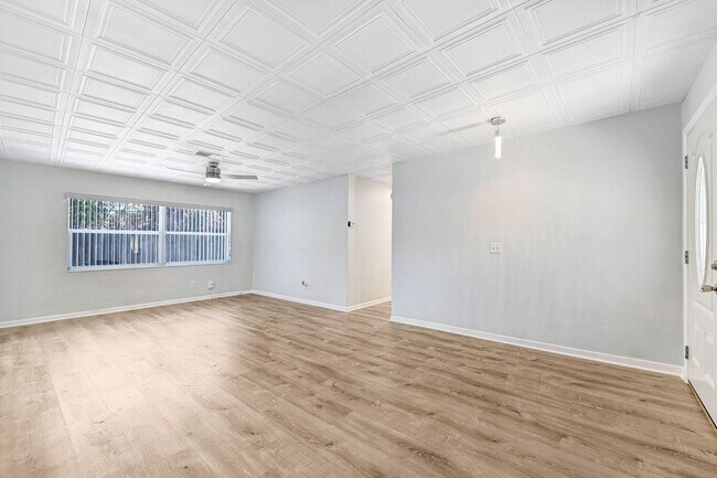 Building Photo - 1028 Coronado Dr