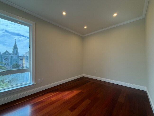 Building Photo - 261C Dolores St