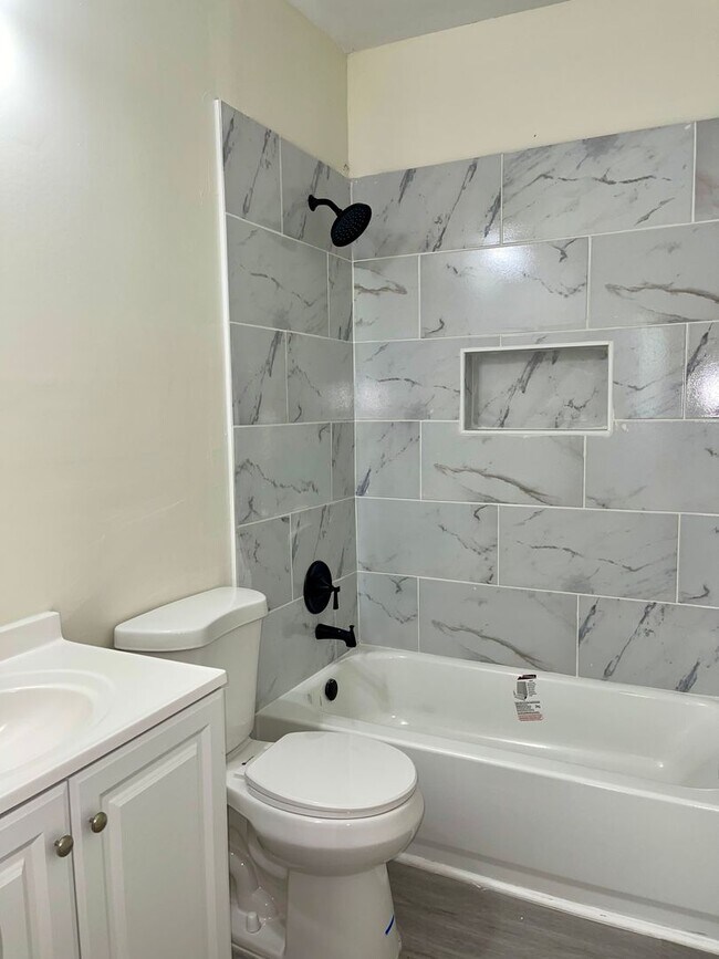 Building Photo - Remodeled 4 Bed/2 Bath Ranch Home!