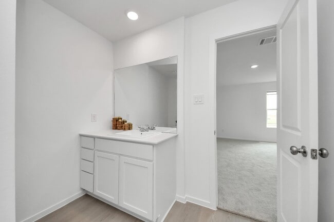 Building Photo - 3012 Majestic Sunrise Dr