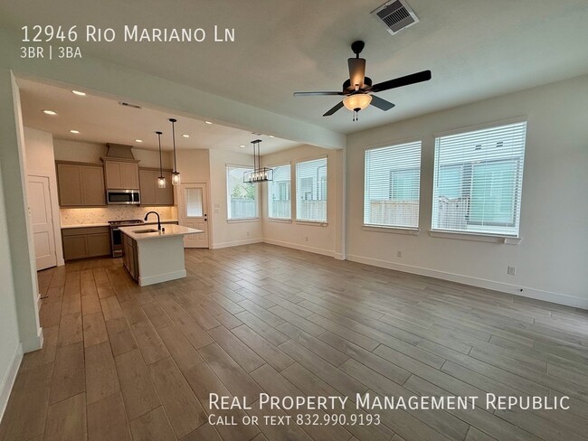 Building Photo - 12946 Rio Mariano Ln