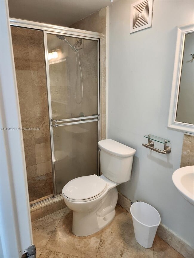 Building Photo - 250 180th Dr