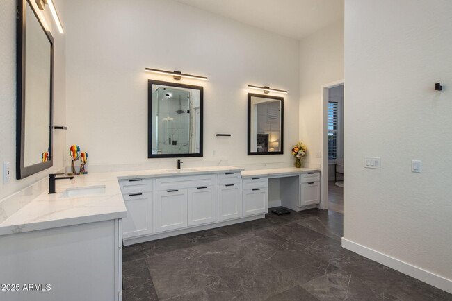 Building Photo - 29119 N 71st Pl