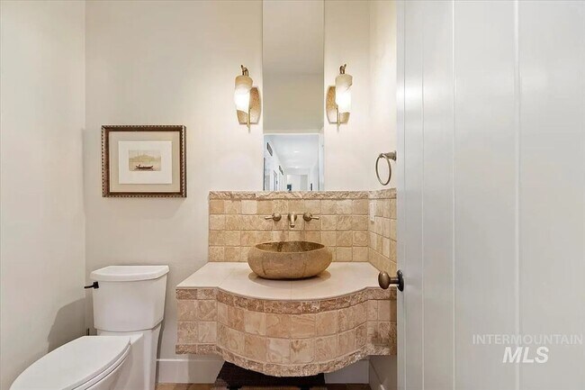 Building Photo - Stunning 4 Bedroom Home in The Shores | Luxury Meets Every Day Comfort