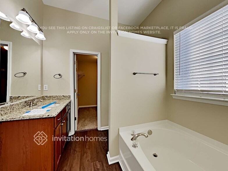 Building Photo - 9018 Gailes Dr