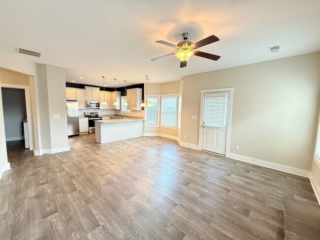 Building Photo - Beautiful 3BR/2.5BA Home in Jennings Mill ...