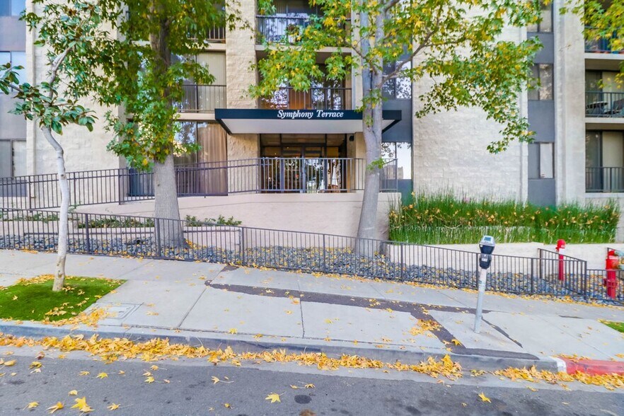 Building Photo - 1333 8th Ave