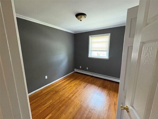 Building Photo - 120 Vredenburgh Ave